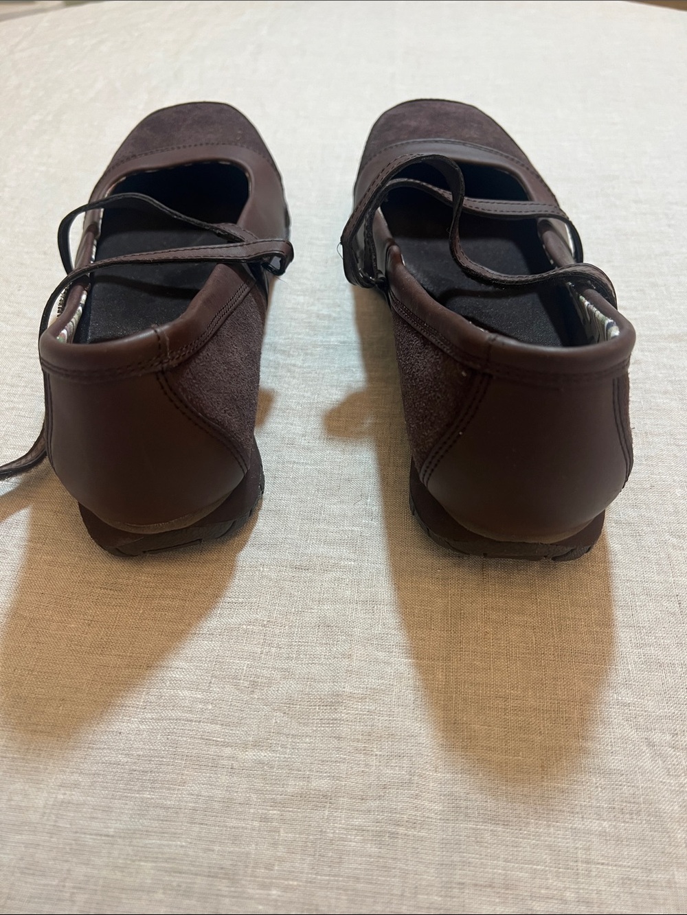 Skechers Brown Mary Jane Flats with Cross Strap and Memory Foam Insole. Size 9 - Picture 3 of 8